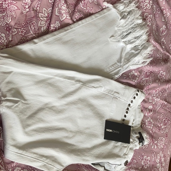 White fashion pants - Picture 2 of 4